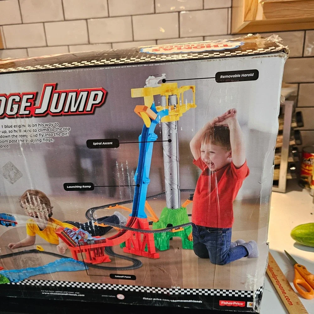 Thomas & Friends TrackMaster Sky-High Bridge Jump Motorized Railway DFM54 Set